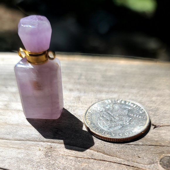 Amethyst light color crystal gemstone bottle pendant #Aw1 - Picture 3 of 3